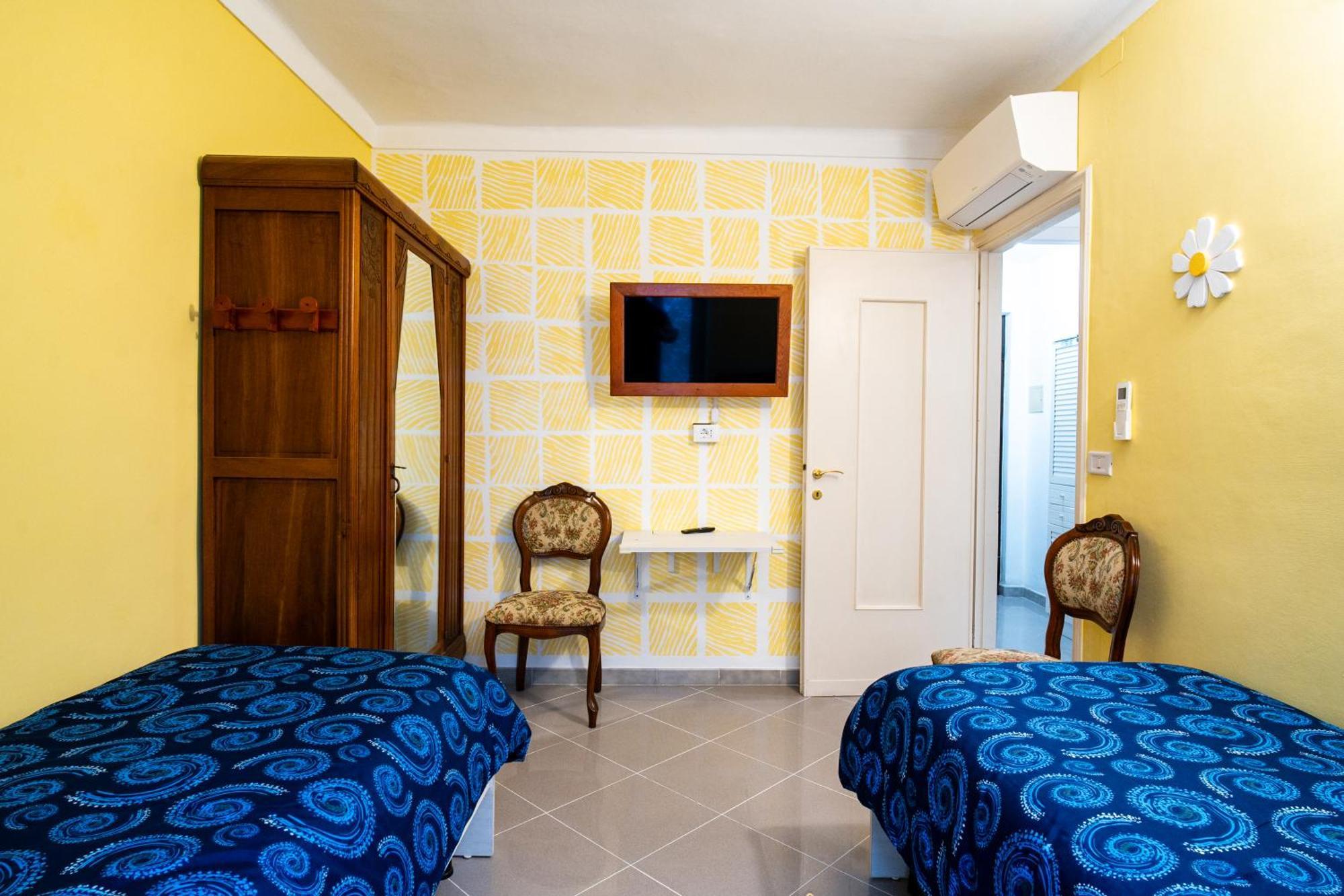 Casa Stefi Sunremo - Parcheggio Privato, 500 Mt Dalla Spiaggia Sanremo Ngoại thất bức ảnh