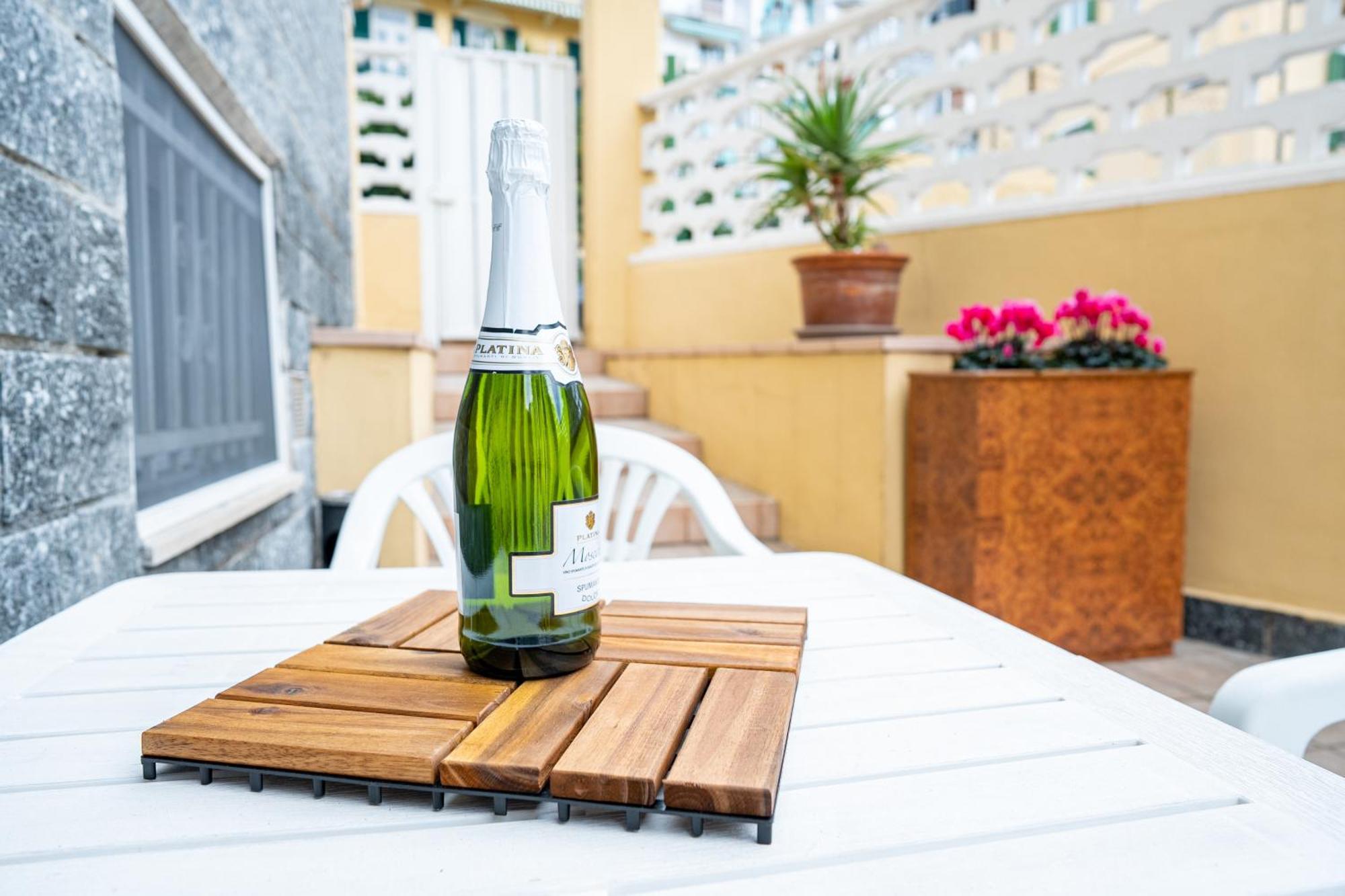 Casa Stefi Sunremo - Parcheggio Privato, 500 Mt Dalla Spiaggia Sanremo Ngoại thất bức ảnh
